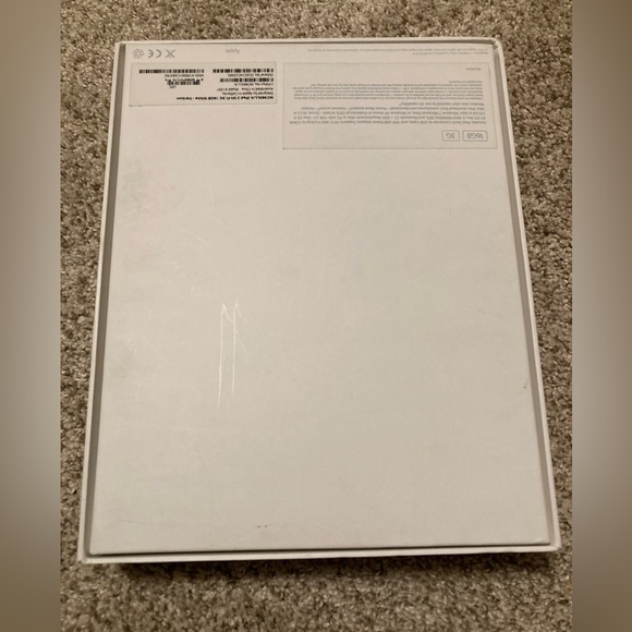 Apple iPad 2 Wi-fi 3G 16 GB white Verizon product box and instructions - Picture 6 of 9